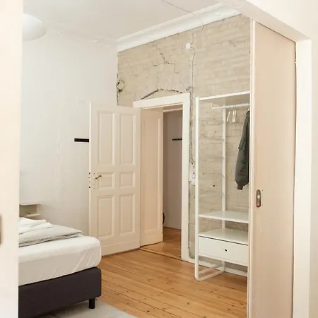 Spacious 3br At Schillerkiez - Groups & Families Берлин