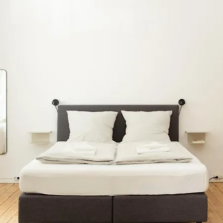 Апартаменты Spacious 3br At Schillerkiez - Groups & Families Берлин