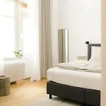 Spacious 3br At Schillerkiez - Groups & Families