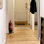 Spacious 3br At Schillerkiez - Groups & Families Berlijn