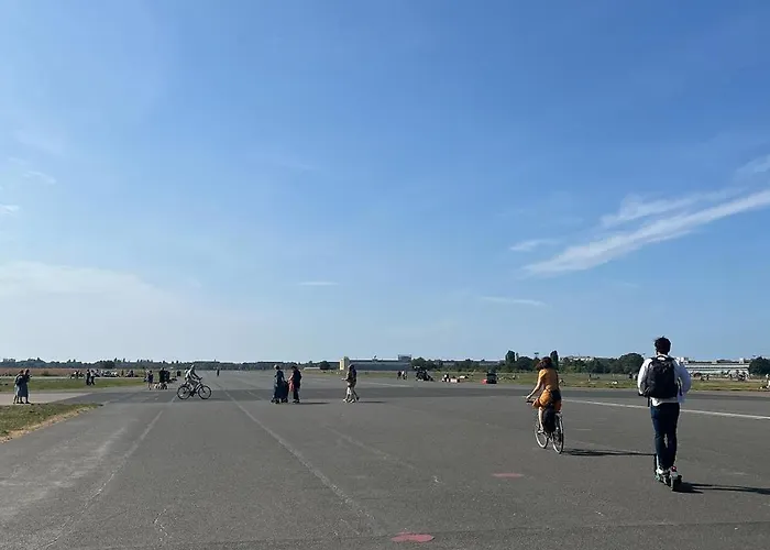 Spacious 3br At Schillerkiez - Groups & Families * 베를린