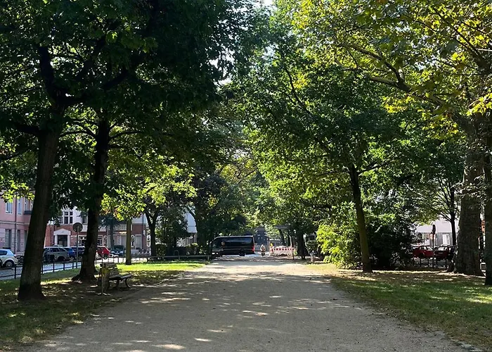 Spacious 3br At Schillerkiez - Groups & Families *