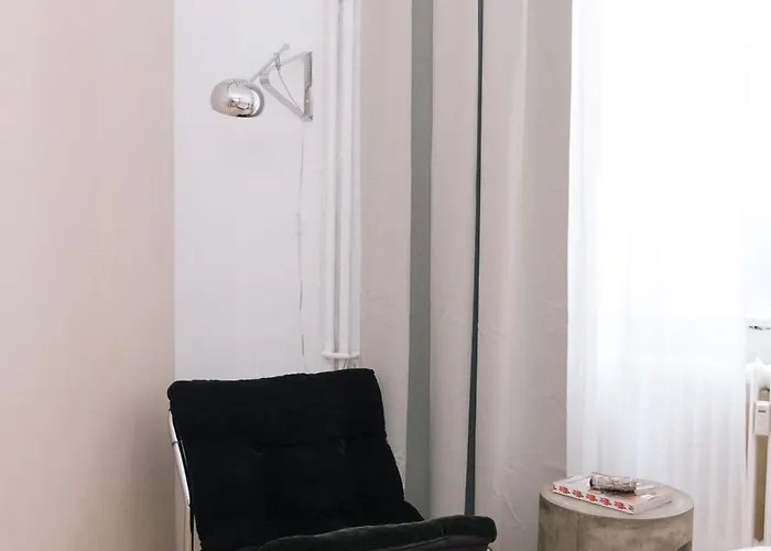 Spacious 3br At Schillerkiez - Groups & Families Lägenhet