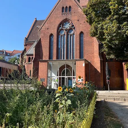 Apartman Spacious 3br At Schillerkiez - Groups & Families