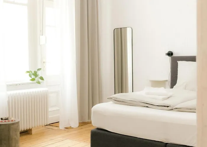 Spacious 3br At Schillerkiez - Groups & Families